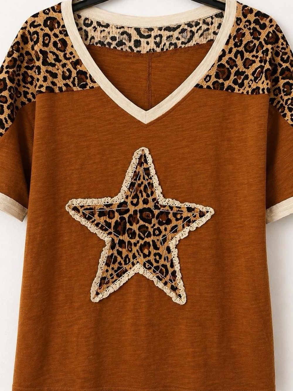 Boho Leopard Star V-Neck Tee in Brown - Picture 4 of 4